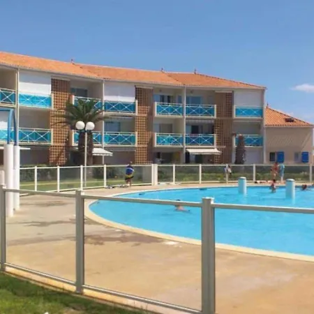 Maison 4 Pers Parking Piscine * 프롱티냥